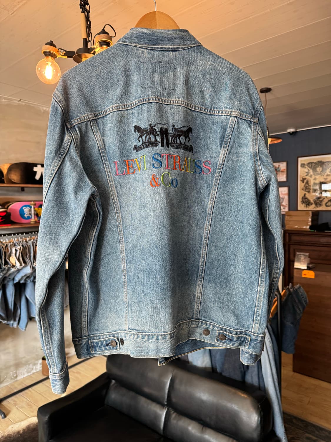 levi.s 3세대 자수 트러커 데님자켓 상품이미지2