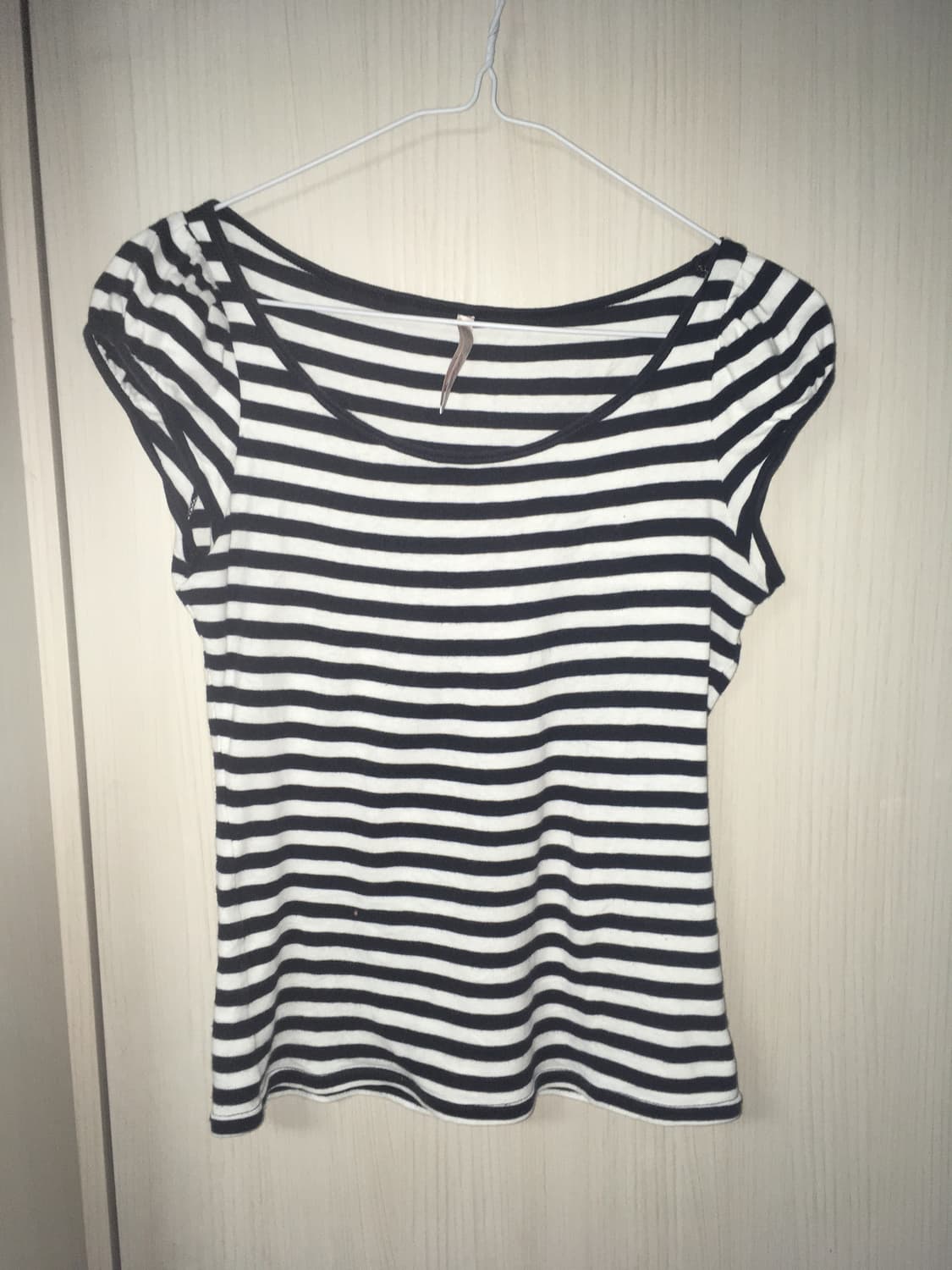 Puff stripe T 상품이미지1