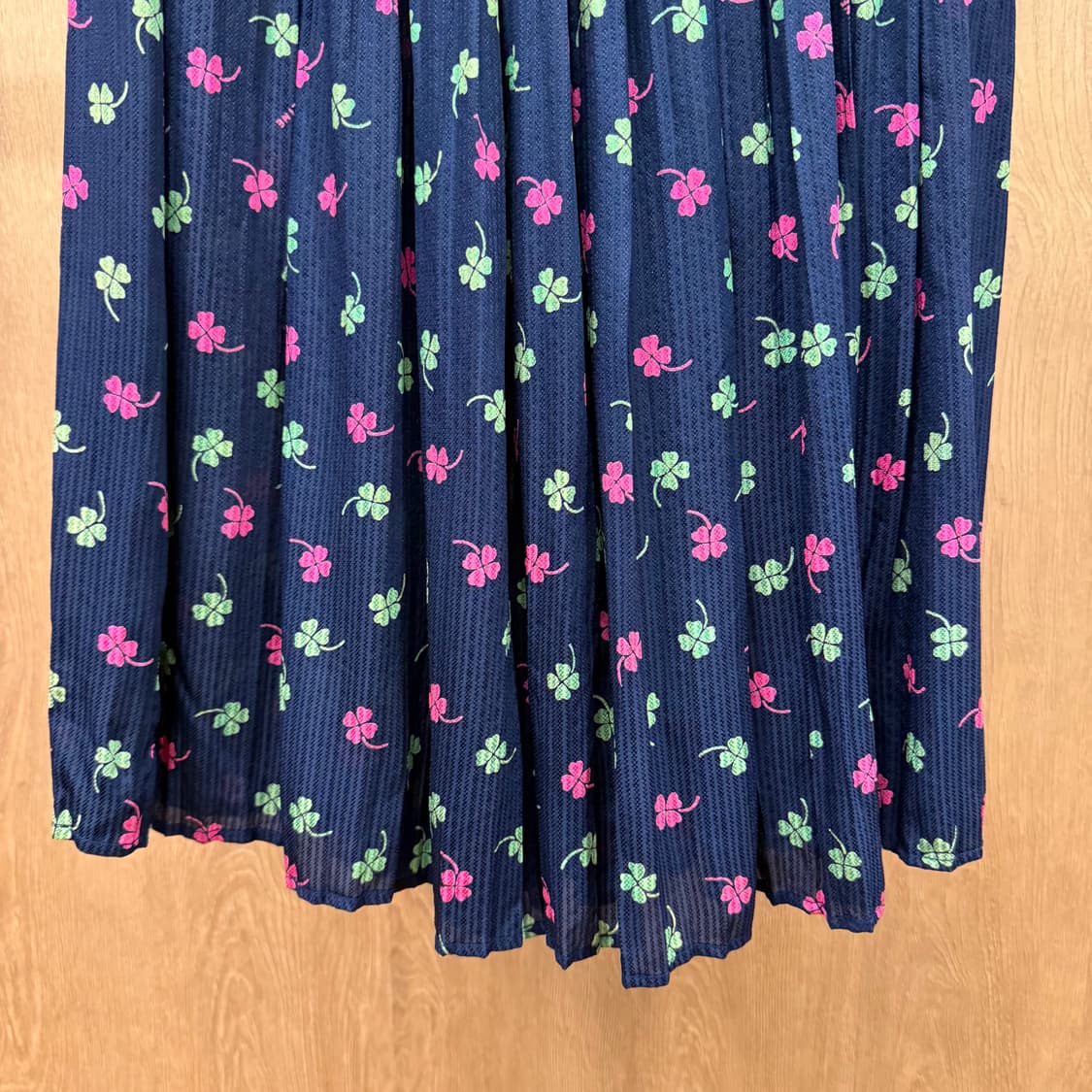 셀린느 밴딩 프렌치 플리츠 스커트 플라워 패턴 디테일 네이비 상품이미지5