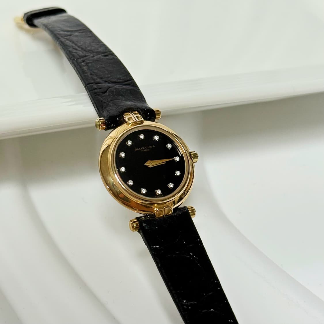 발렌시아가 BB로고 블랙다이얼 라운드골드 워치 상품이미지1