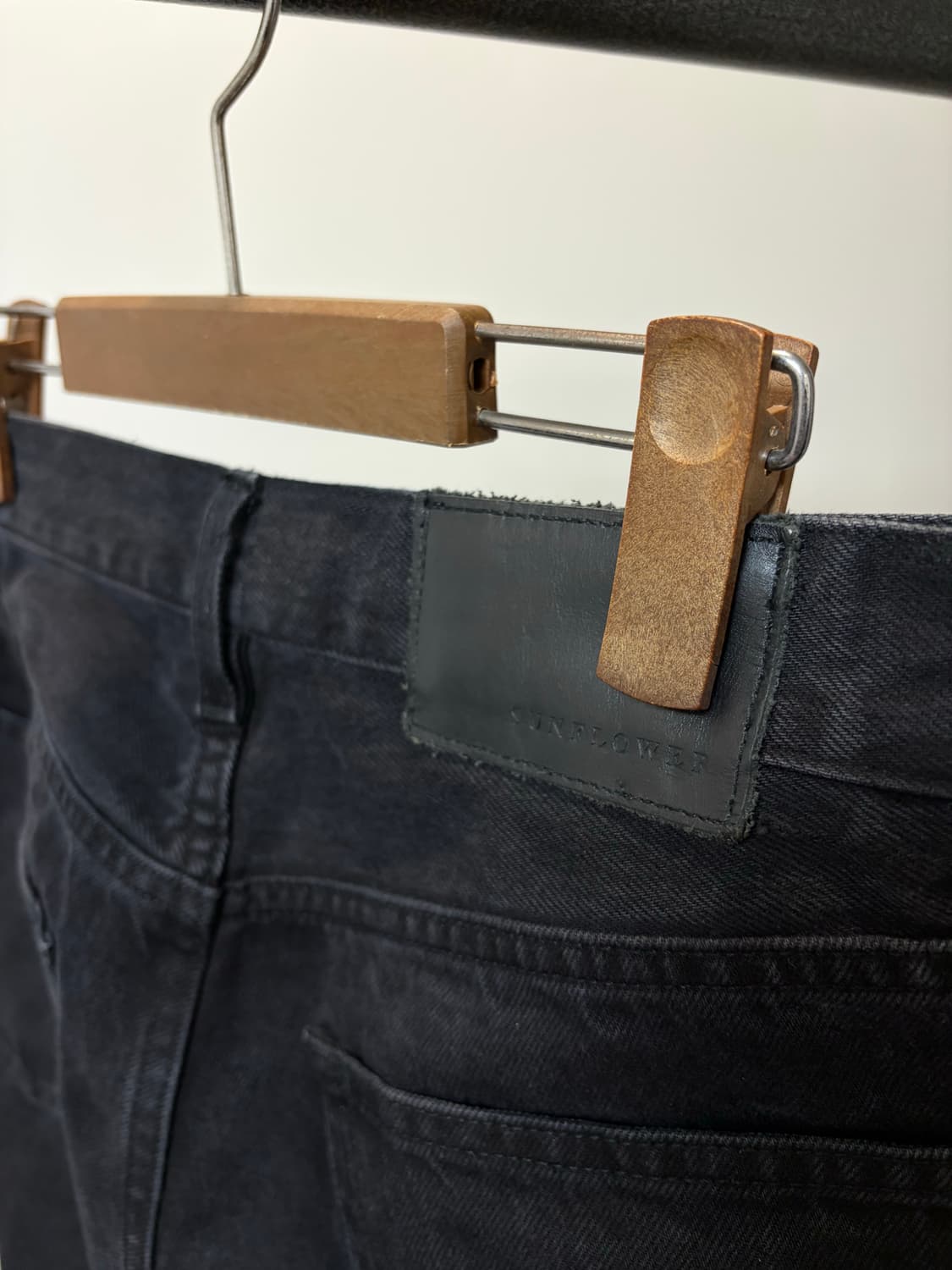 (31) Sunflower 선플라워 루즈핏 흑청 데님팬츠  상품이미지4