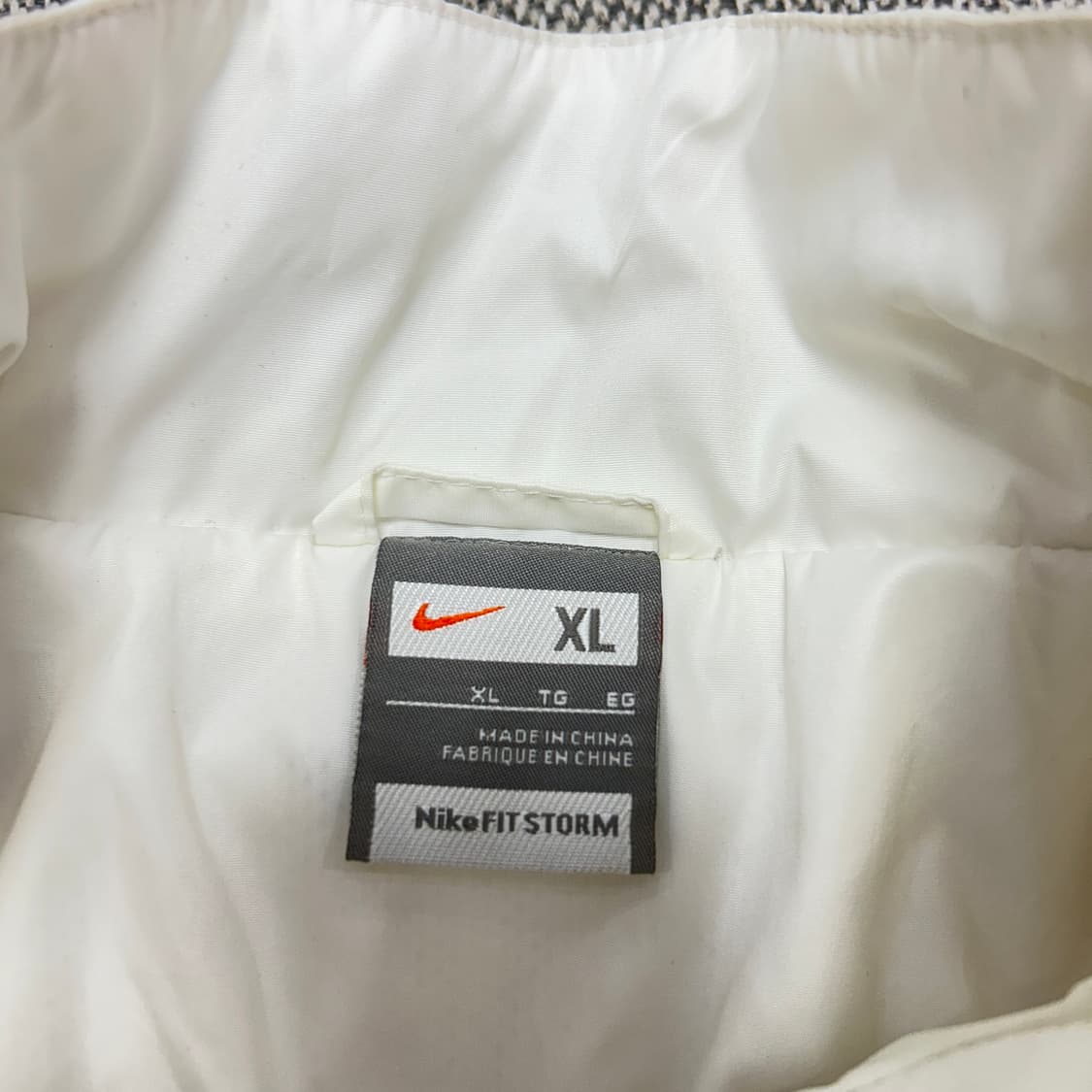나이키 흰빨 티엠포 올드스쿨 바람막이(XL) 상품이미지2