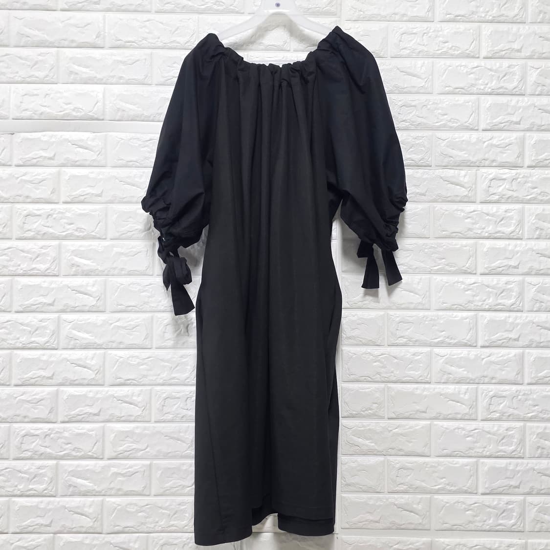 코스 COS 블랙 퍼프 소매 원피스 Free 상품이미지1