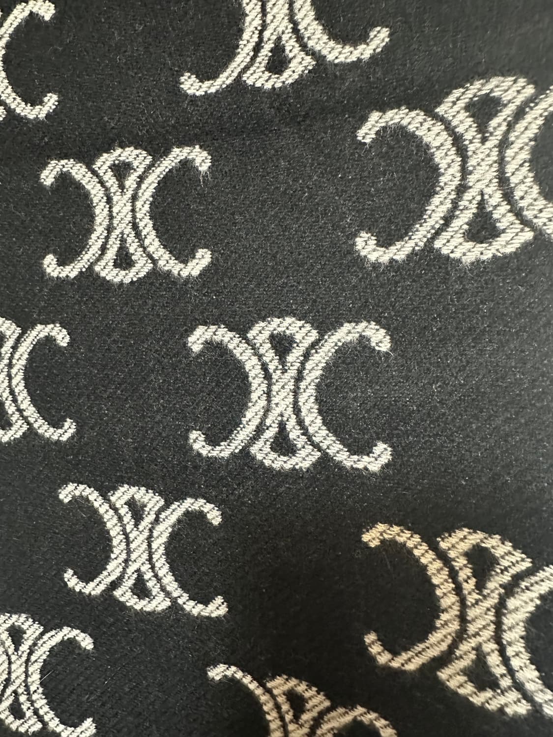 셀린느 트리오페 블랙 캐시미어머플러 남여공용 상품이미지6