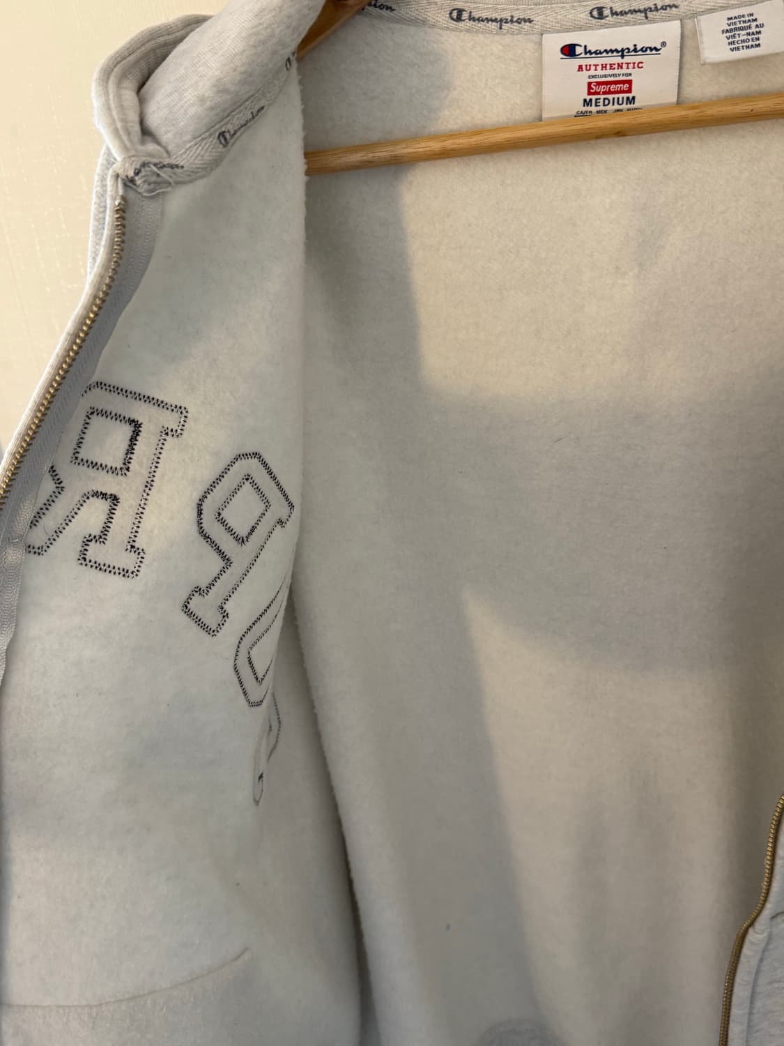 슈프림 x 챔피온 집업 후드 스웨트셔츠 애쉬 그레이 - 24SS 상품이미지4