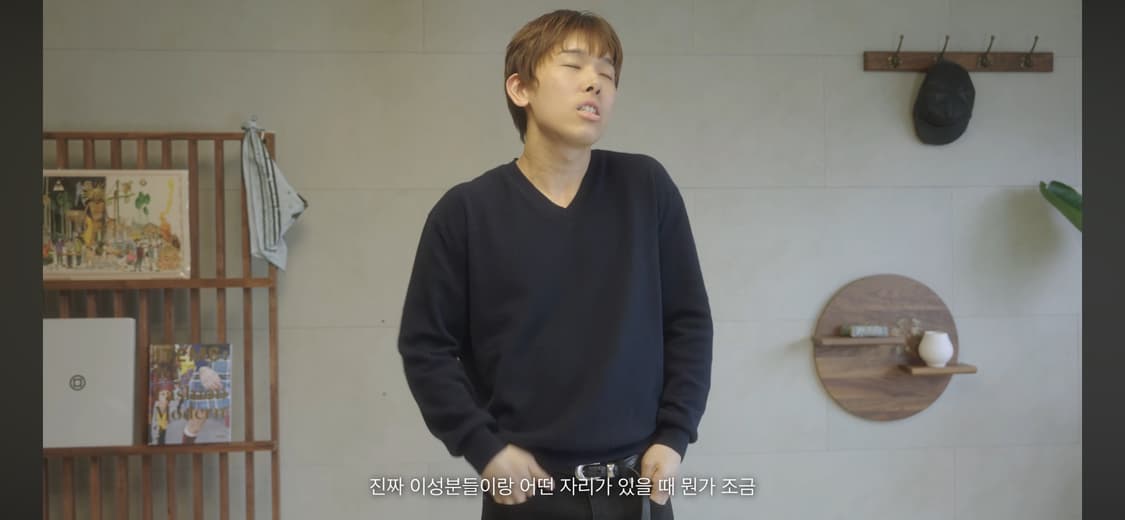 브라운야드 브이넥 니트 네이비 상품이미지1