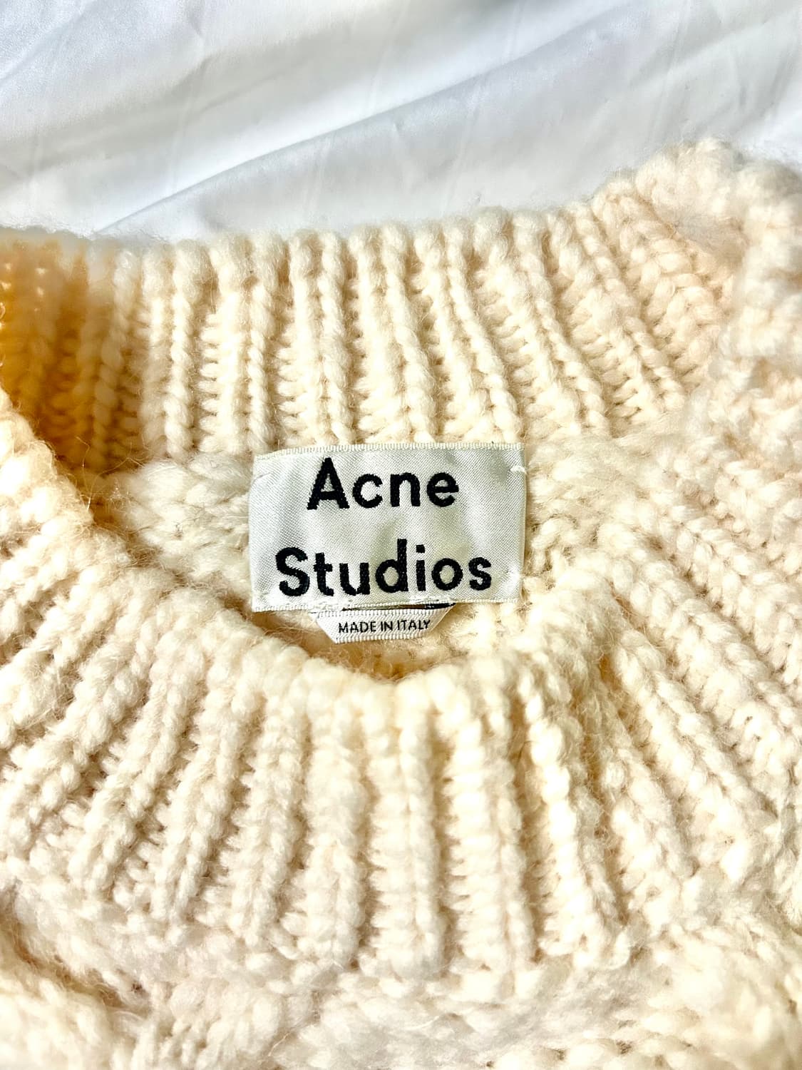 아크네 니트 상품이미지2