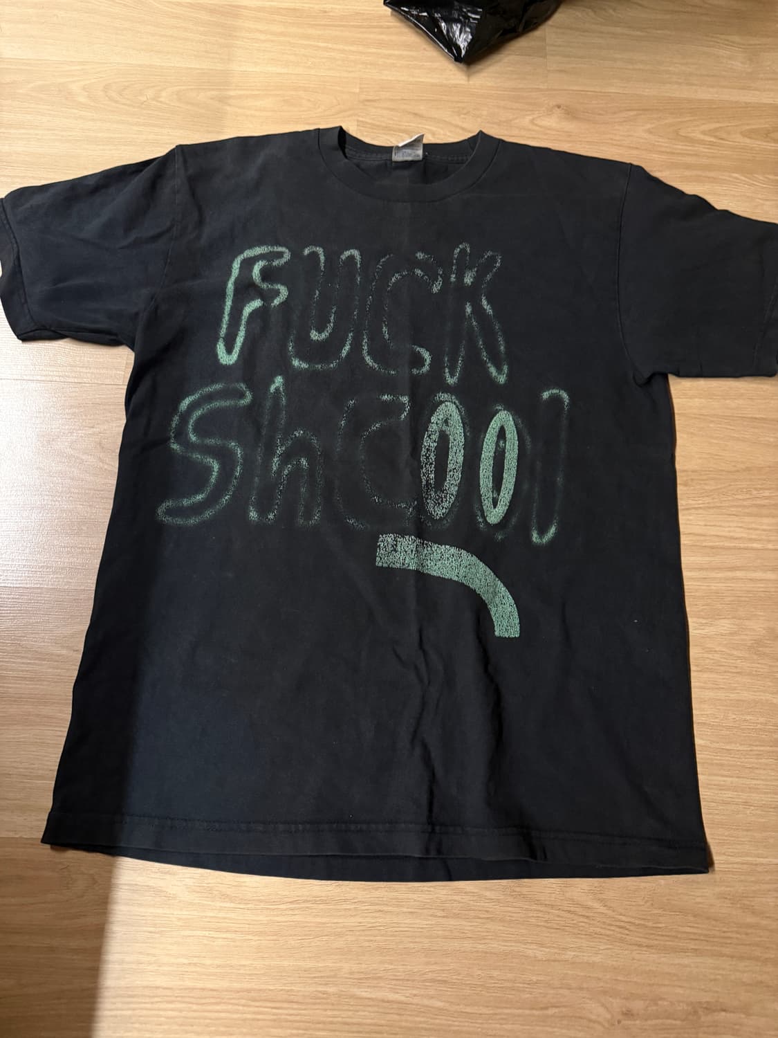 유일매물) 20ss 언에듀케이티드키드 뻑스쿨 티셔츠 머천 상품이미지1