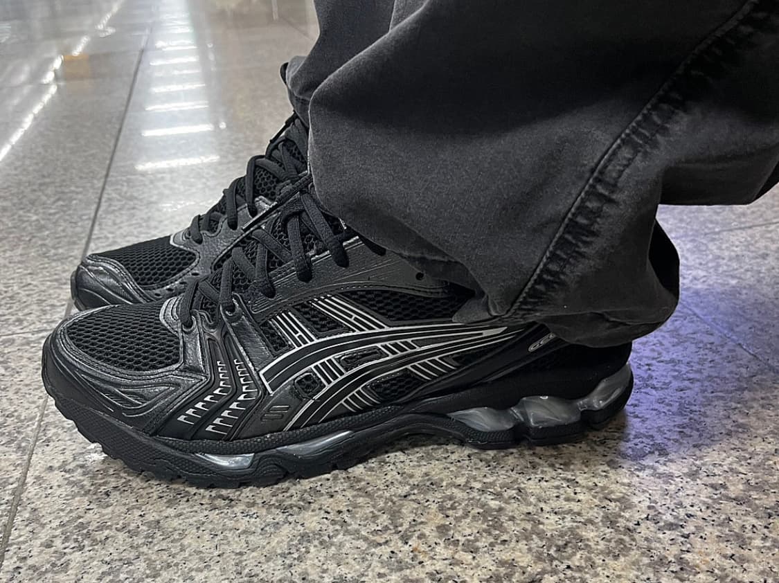 Asics 젤카야노 14 퓨어블랙 250사이즈 상품이미지3