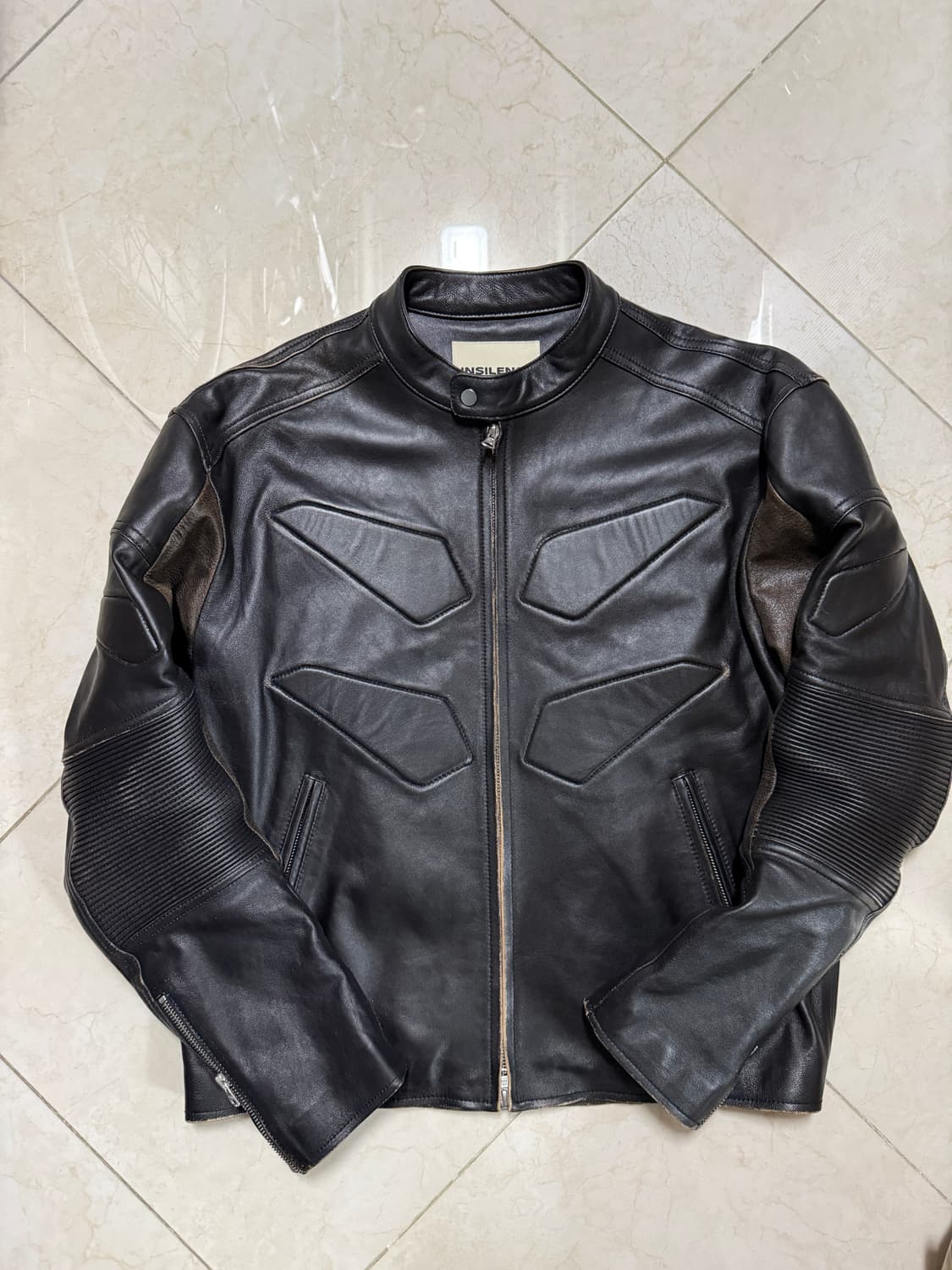 인사일런스 엠보 바이크 레더자켓 상품이미지1