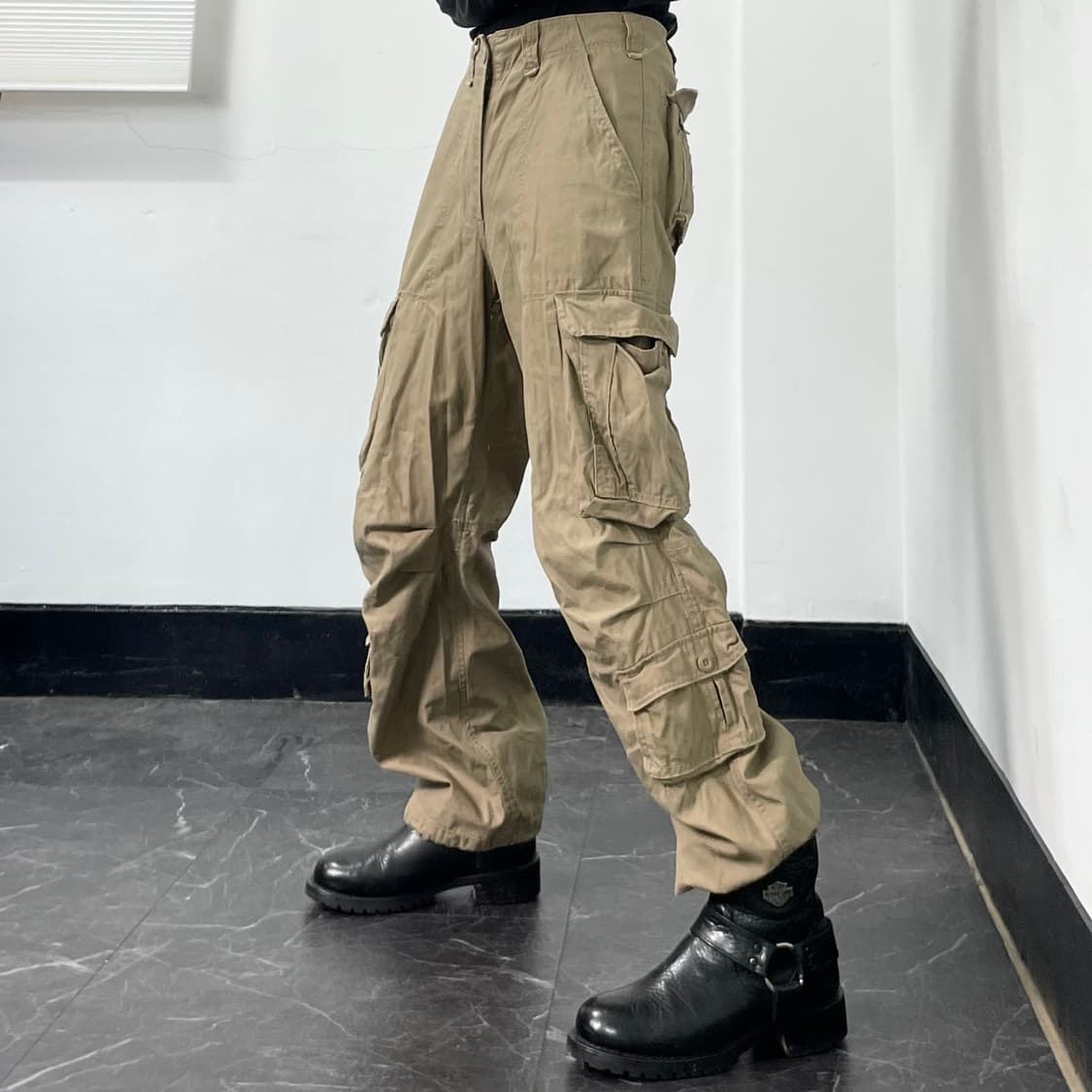 멀티포켓 조거 스트링 와이드 카고 팬츠 상품이미지3