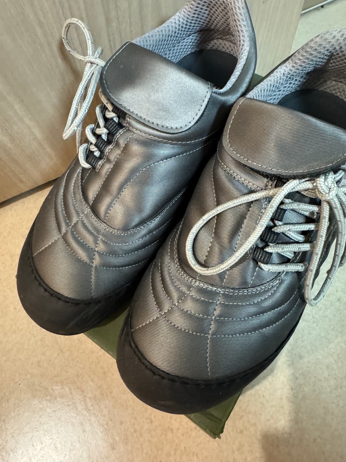 씬 X 노츠 풋살 스니커즈 메탈 실버 240 상품이미지3