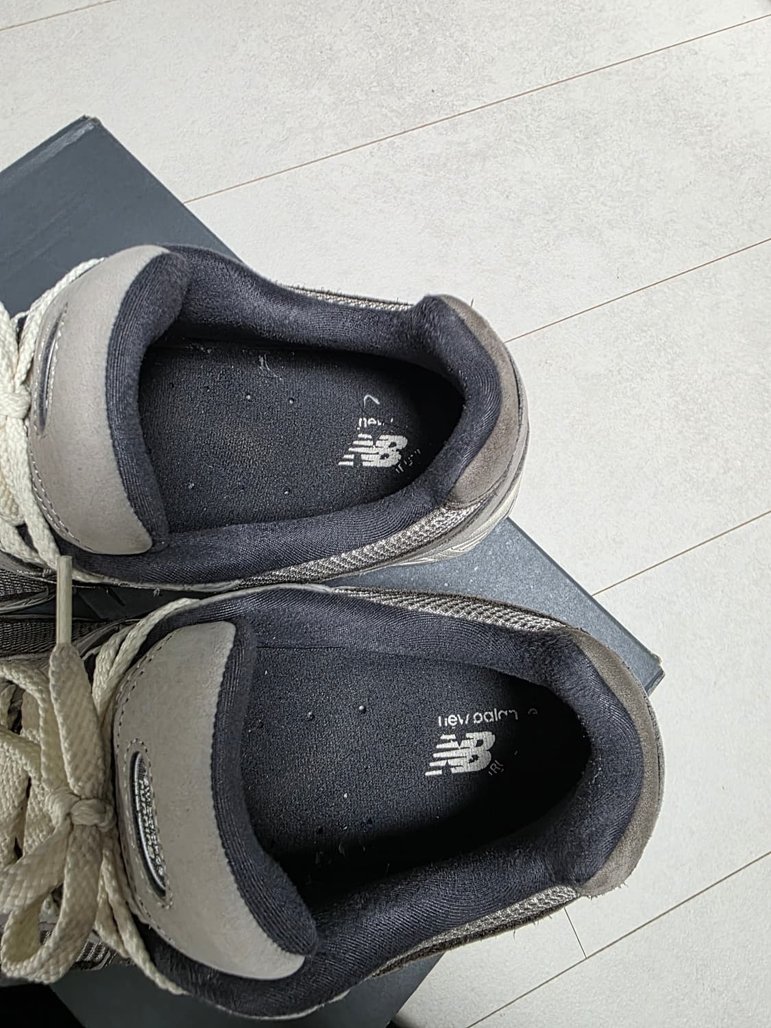 뉴발란스 2002R 265mm 그레이 사용감 적음 상품이미지7