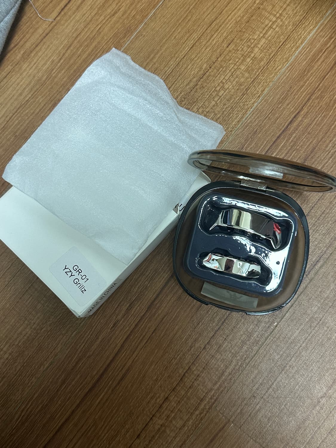 칸예 이지 그릴즈 GR-01 새상품 최저가 상품이미지1