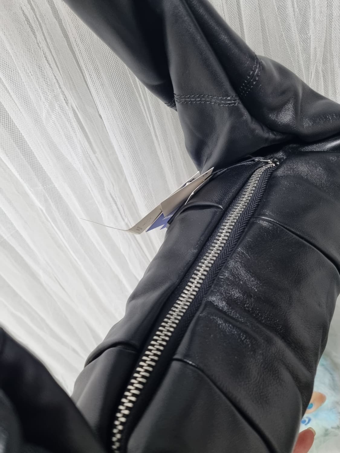 새상품) 아더에러 x자라 레더 숄더백  상품이미지3