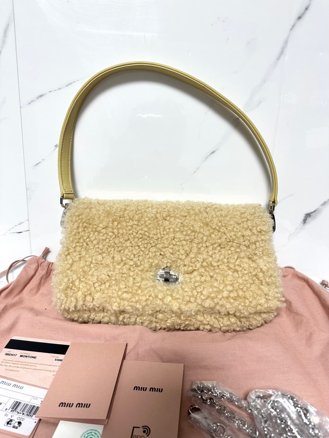 [A+ 정품] 미우미우 시어링 퍼 숄더백 상품이미지6