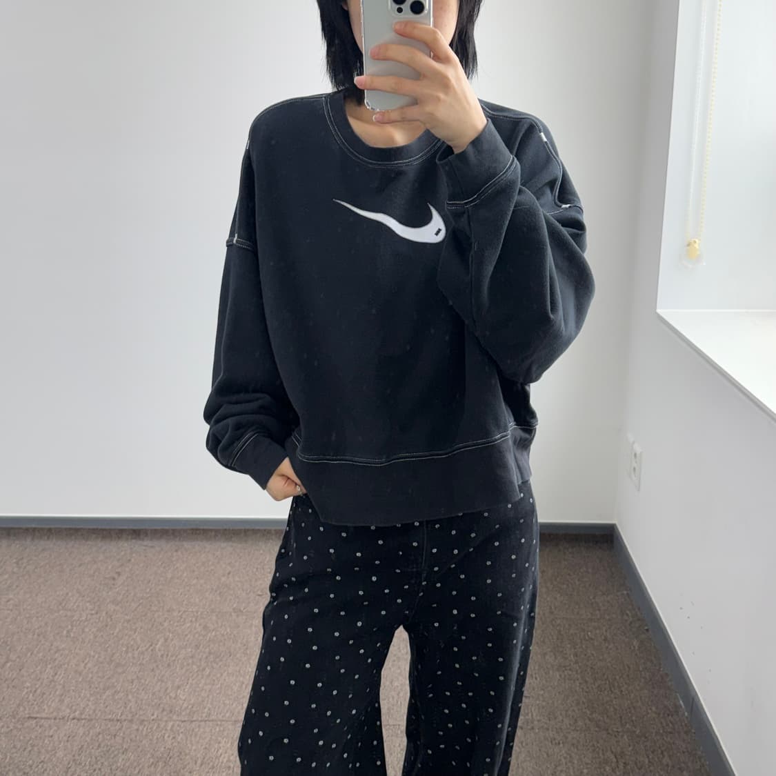 Nike 나이키 빅로고 스티치 블랙 맨투맨 상품이미지1