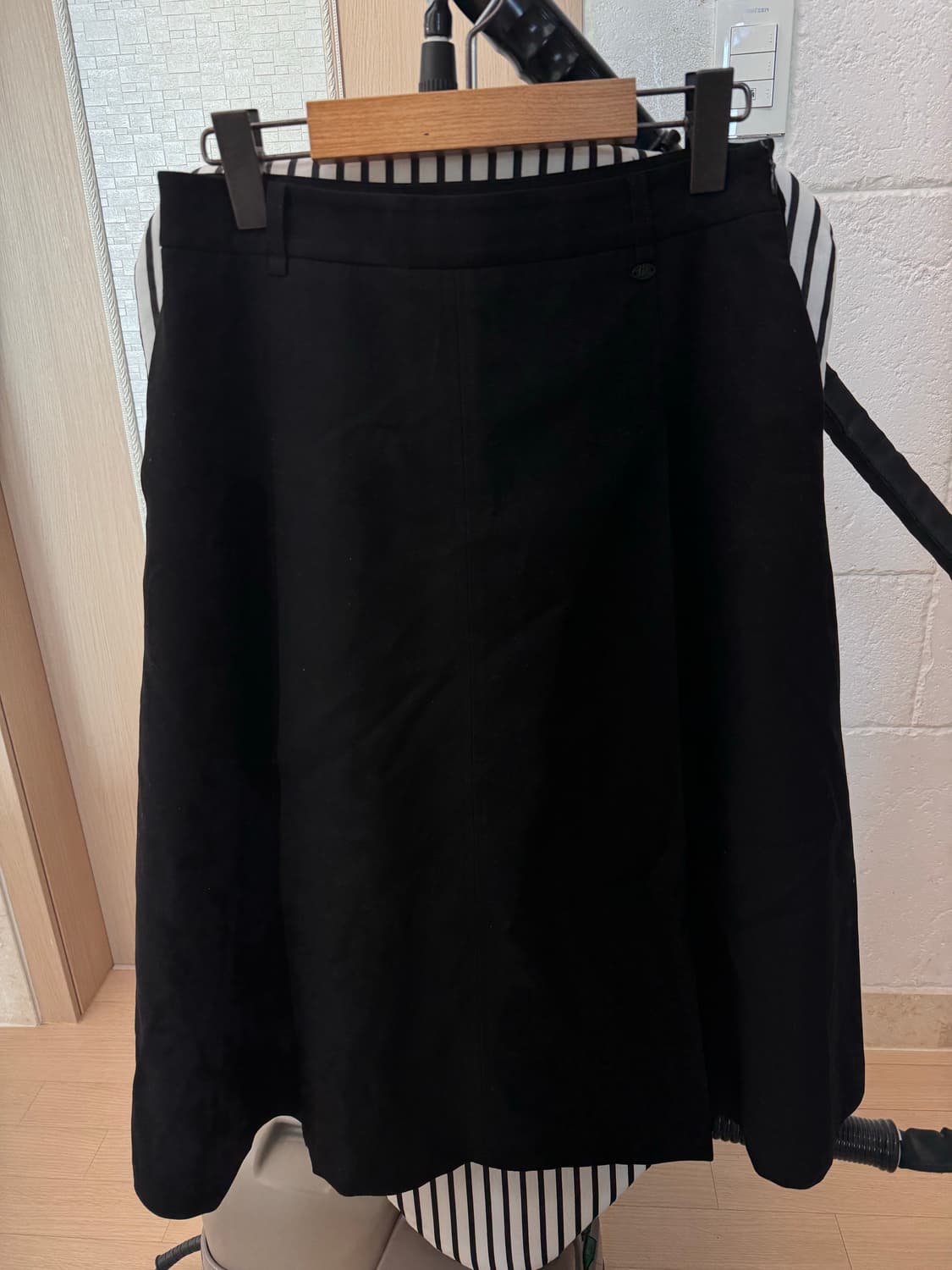 룩캐스트 울 핀턱 롱스커트 (black) m 상품이미지2