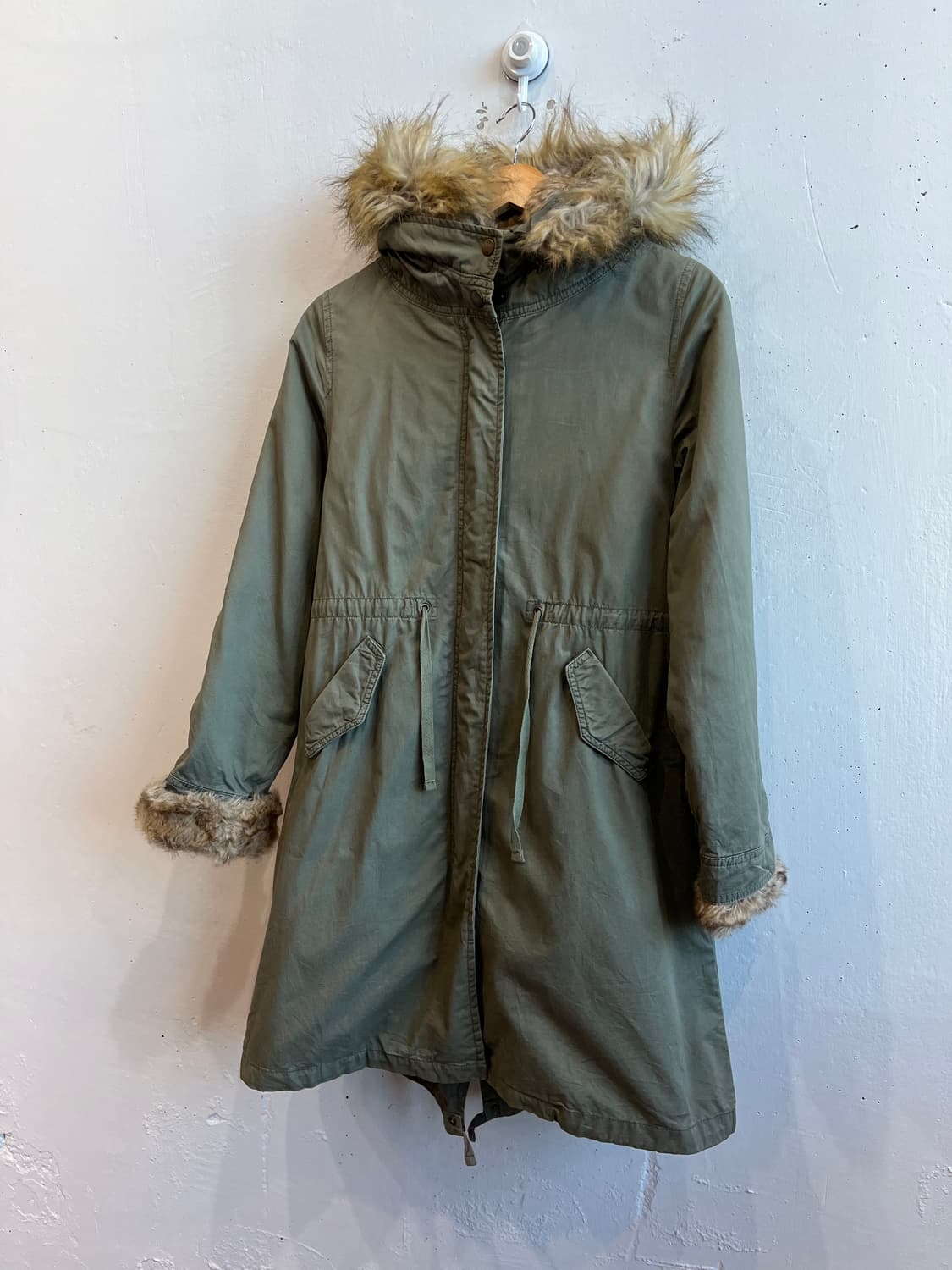 EARTH JPN 어스뮤직 퍼 모즈 피쉬테일 파카 상품이미지1