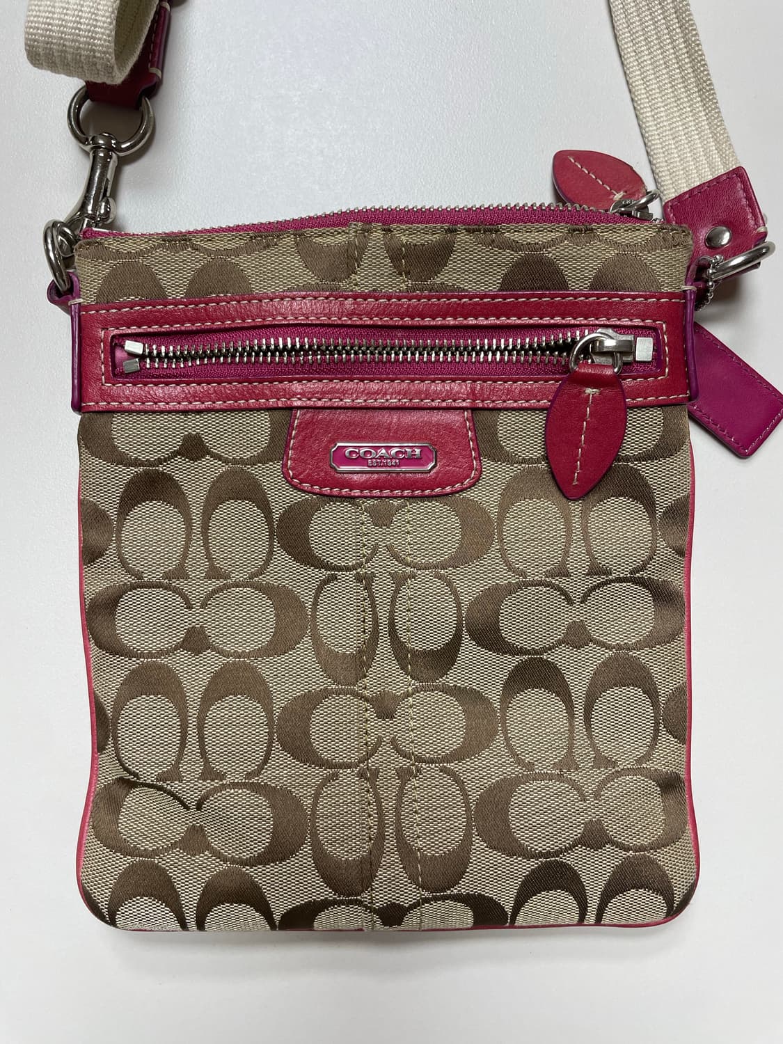 코치 시그니처 미니 크로스백 상품이미지1