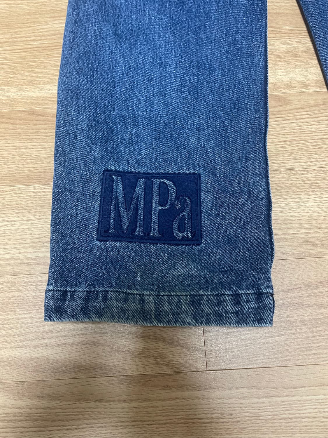 [M] 플라스틱 프로덕트 MPa CALF LOGO DENIM PANTS  상품이미지6