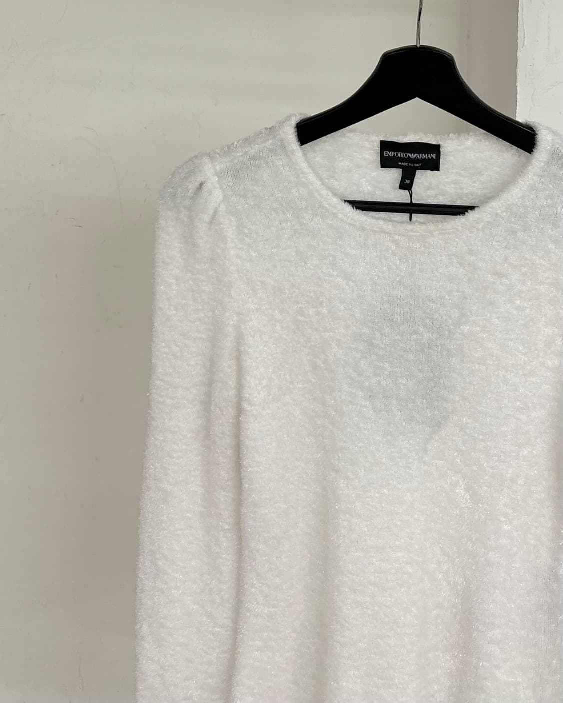 엠포리오 아르마니 화이트 라운드넥 퍼프숄더 니트  상품이미지3