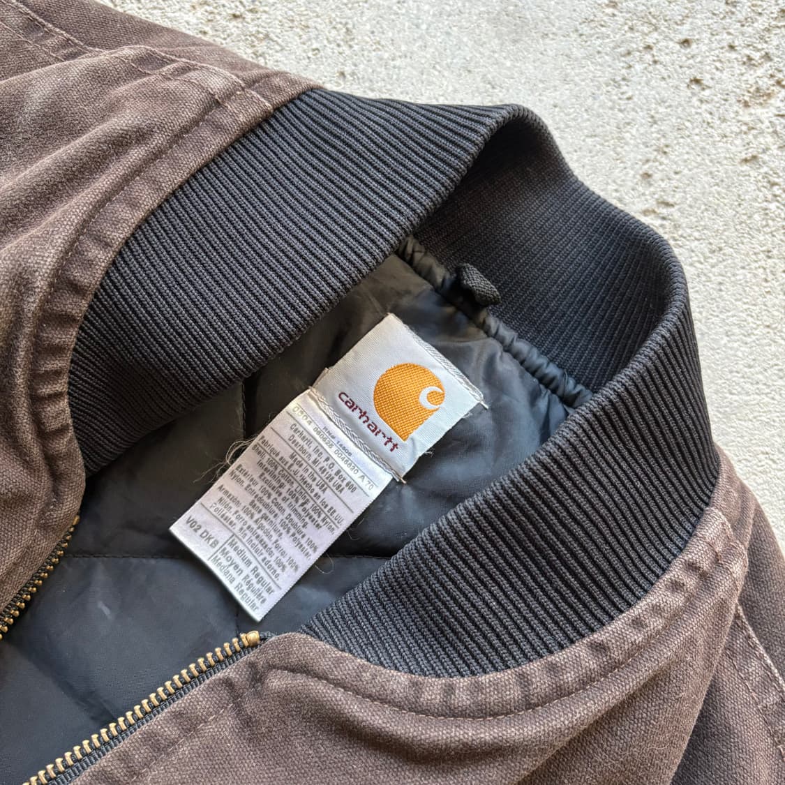 칼하트 V02 다크브라운 퀼티드 라인 베스트 상품이미지6