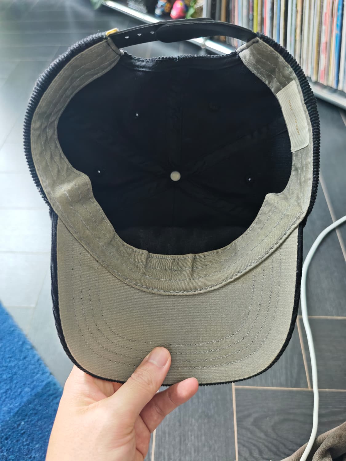 에임레온도르 코듀로이 볼캡 블랙 상품이미지4