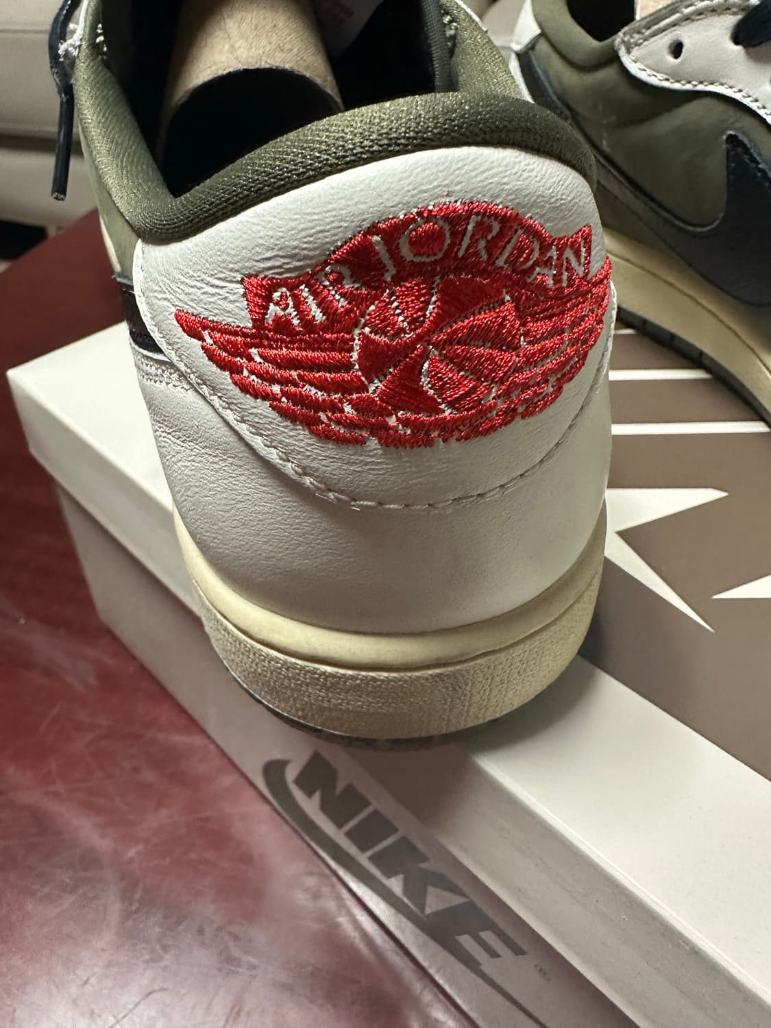 트레비스 스캇 로우 리버스 올리브 310 상품이미지5