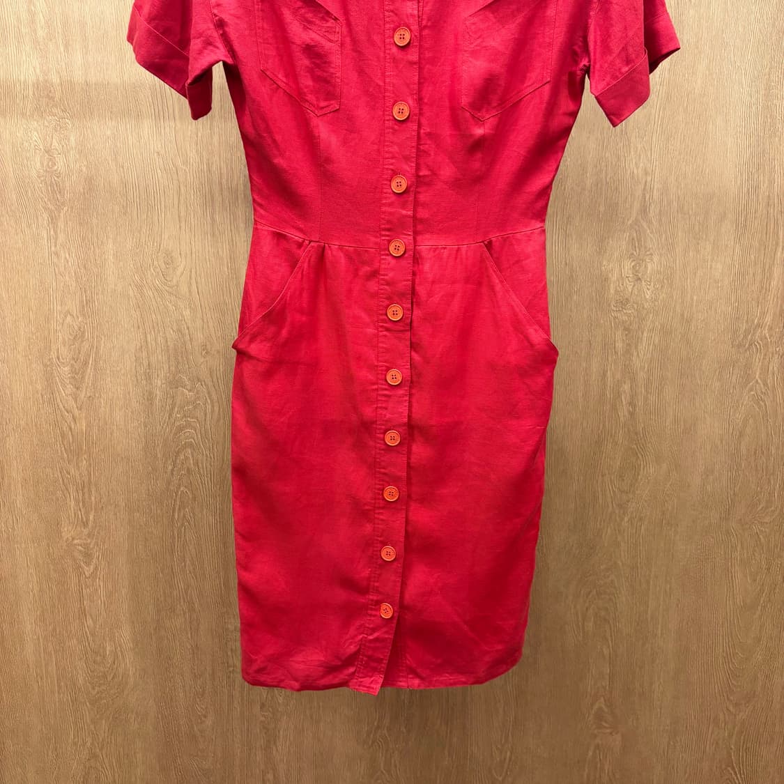 펜디 라운드넥 코튼 반팔 미디 원피스 프론트 버튼 패널 절개 디테일 레드 상품이미지5