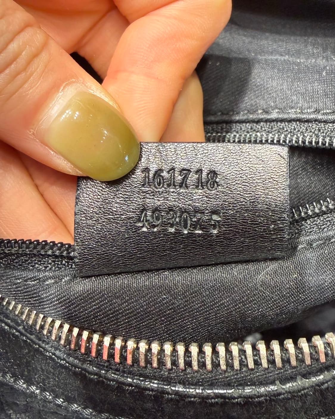 구찌 블랙 GG 스웨이드 호보백  상품이미지9