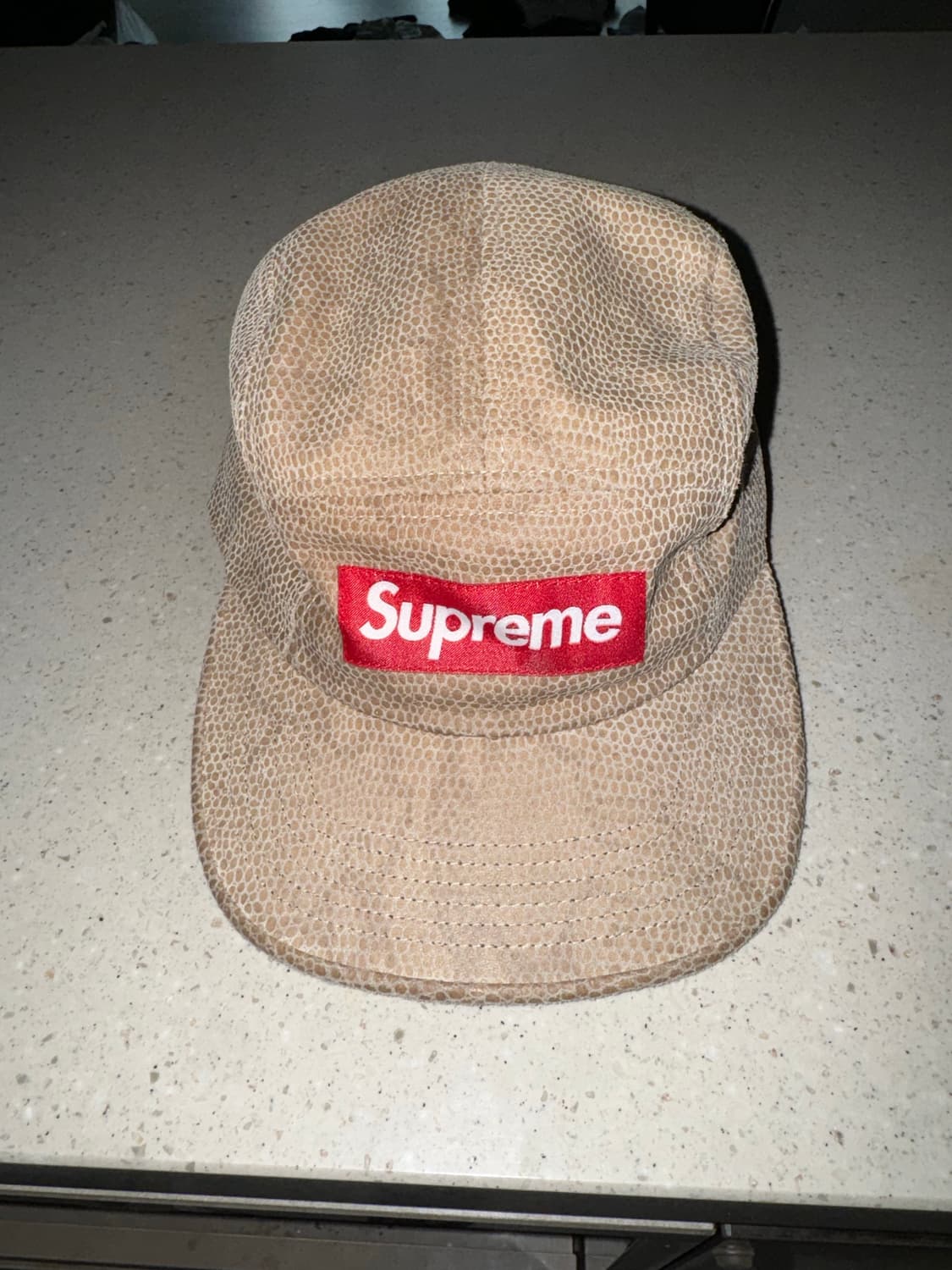 슈프림 스네이크 스킨 캠프캡 상품이미지1