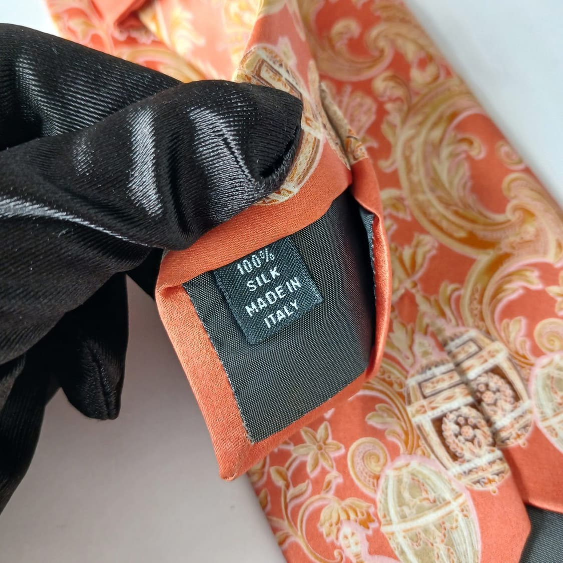 지안프랑코 페레 실크 오렌지 페이즐리 넥타이 9.7cm A+등급 G7
 상품이미지7