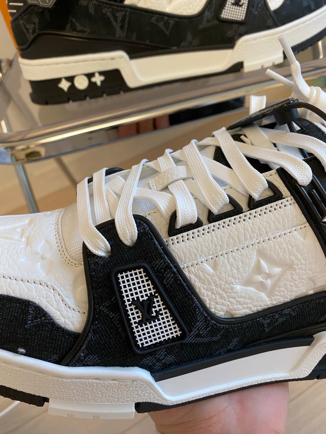 루이비통 LV 트레이너 데님 블랙 범고래 상품이미지2