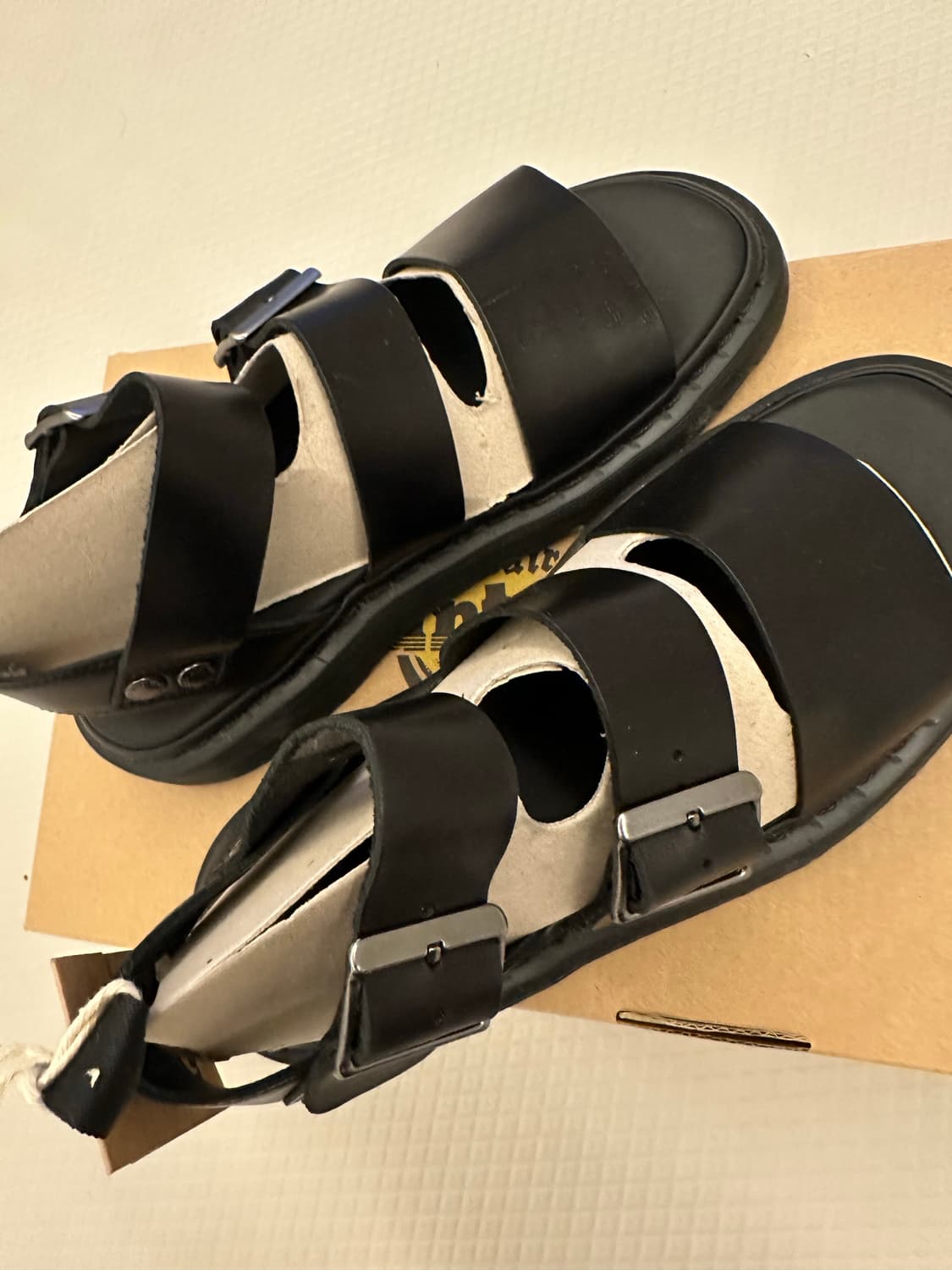 닥터마틴 그리폰 블랙 260 상품이미지2