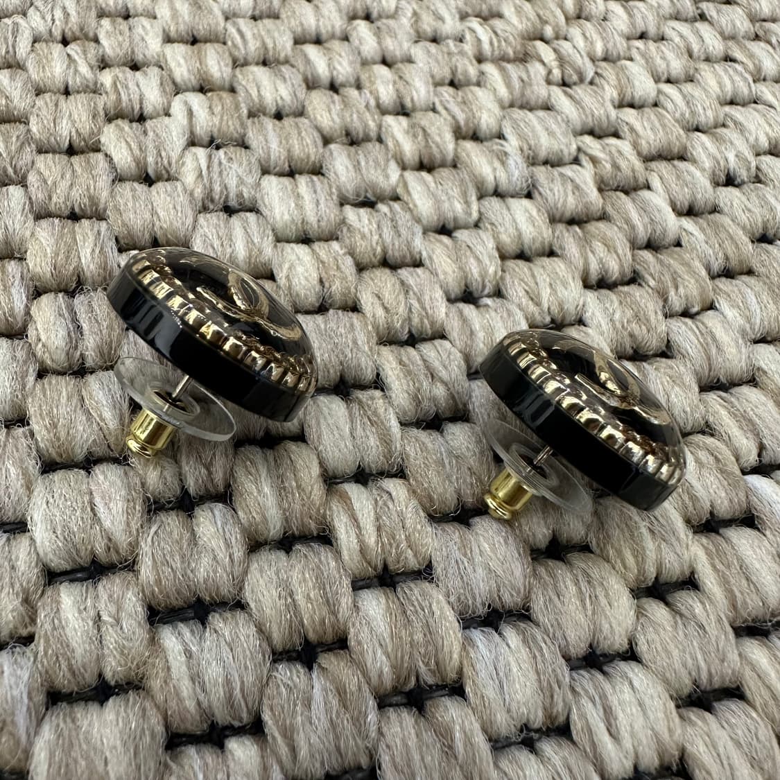 샤넬 CC 버튼 이어링 귀걸이 상품이미지2