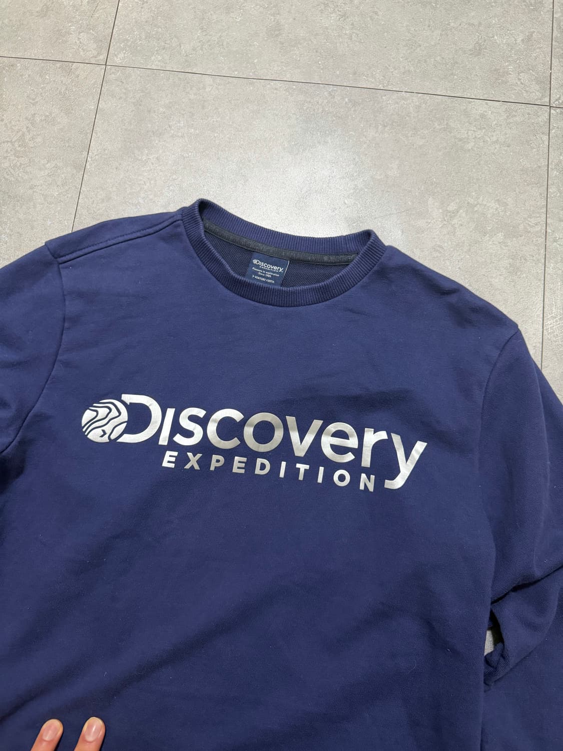 디스커버리 네이비 라운드 스웻셔츠  95 size  상품이미지2