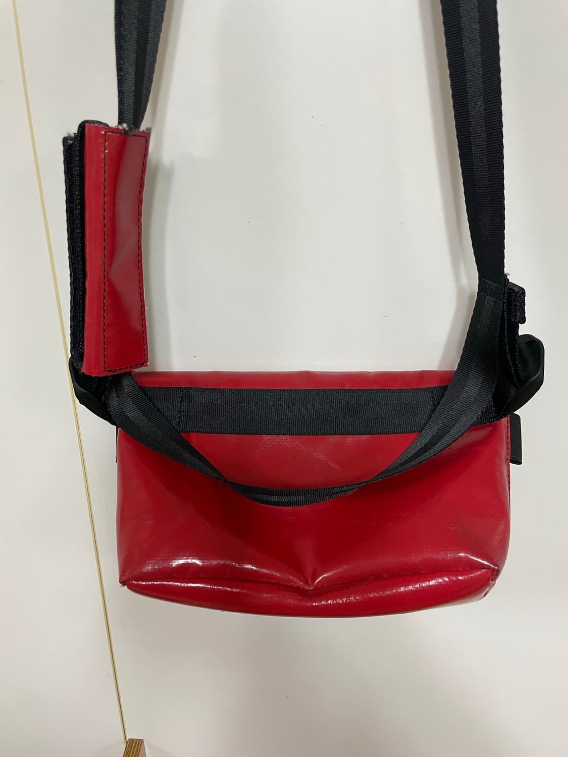 (무료배송) 프라이탁 제이미 레드 화이트 상품이미지4