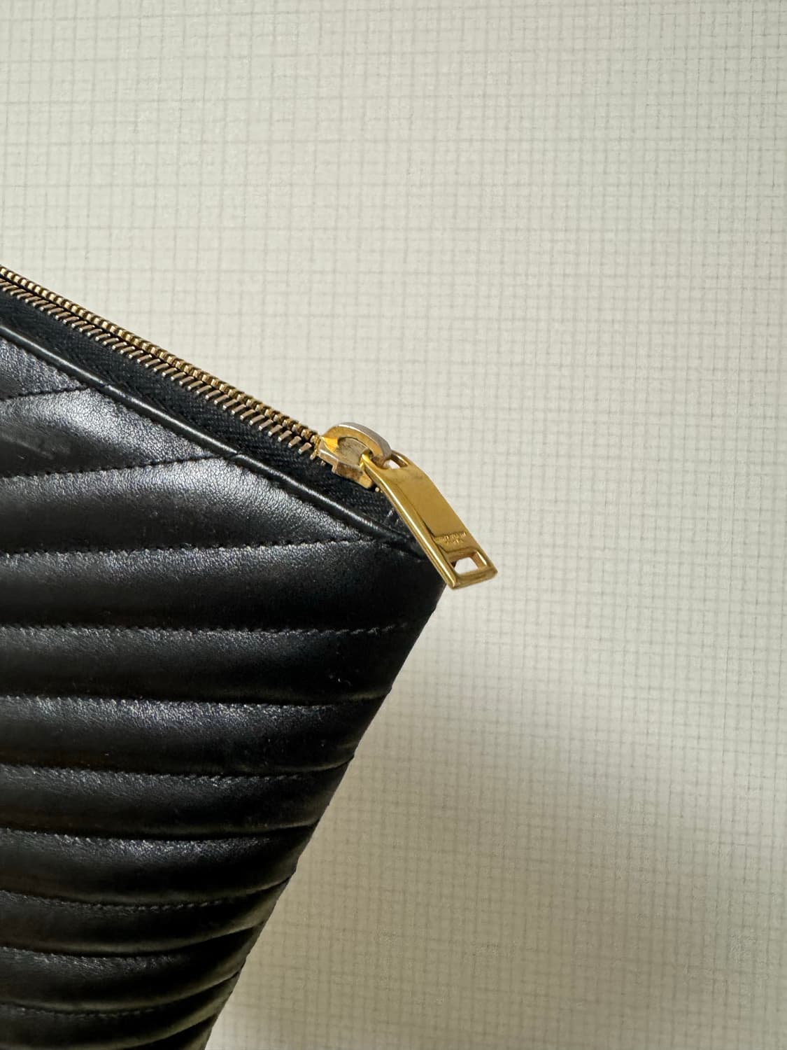 생로랑 클러치 금장 라지 상품이미지3