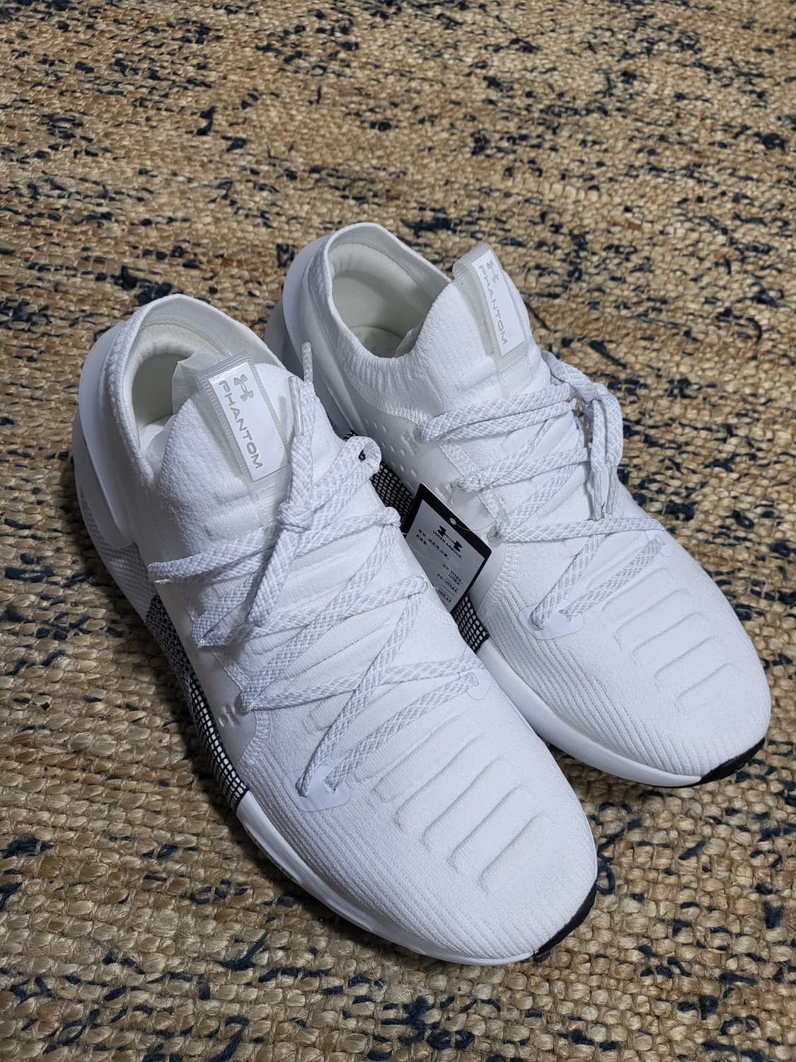 언더아머 HOVR Phantom 3 스니커즈 상품이미지2