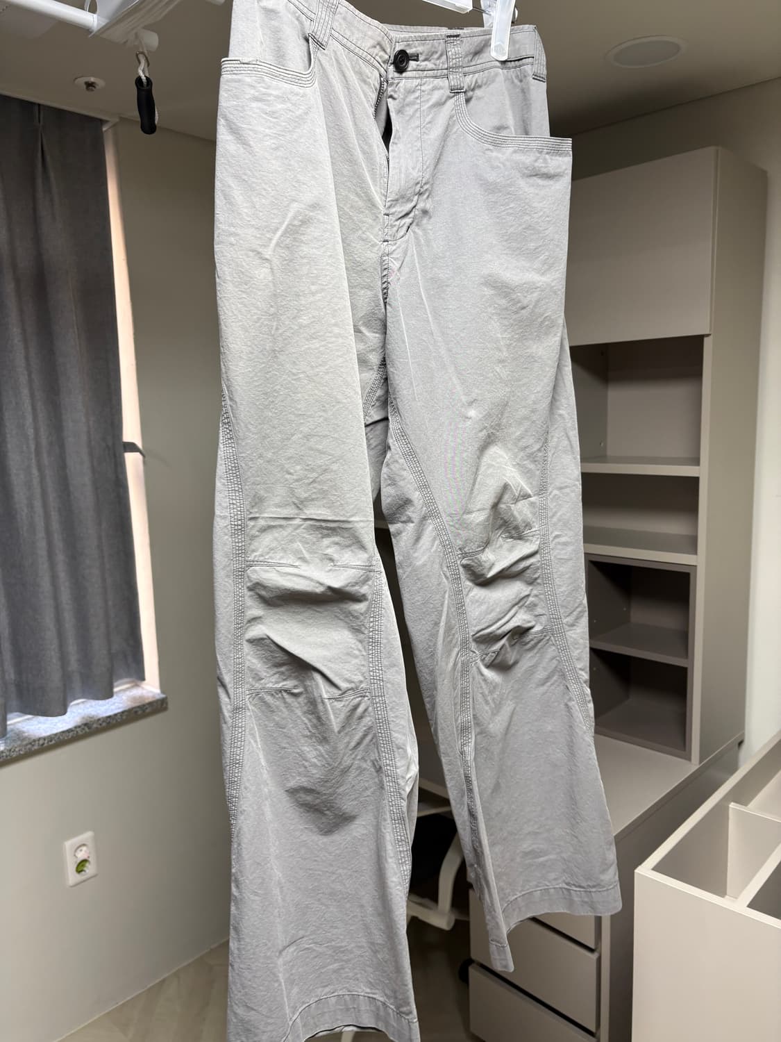 [1] 고낙 스켈레톤 팬츠 1.2 그레이 베이지 상품이미지2