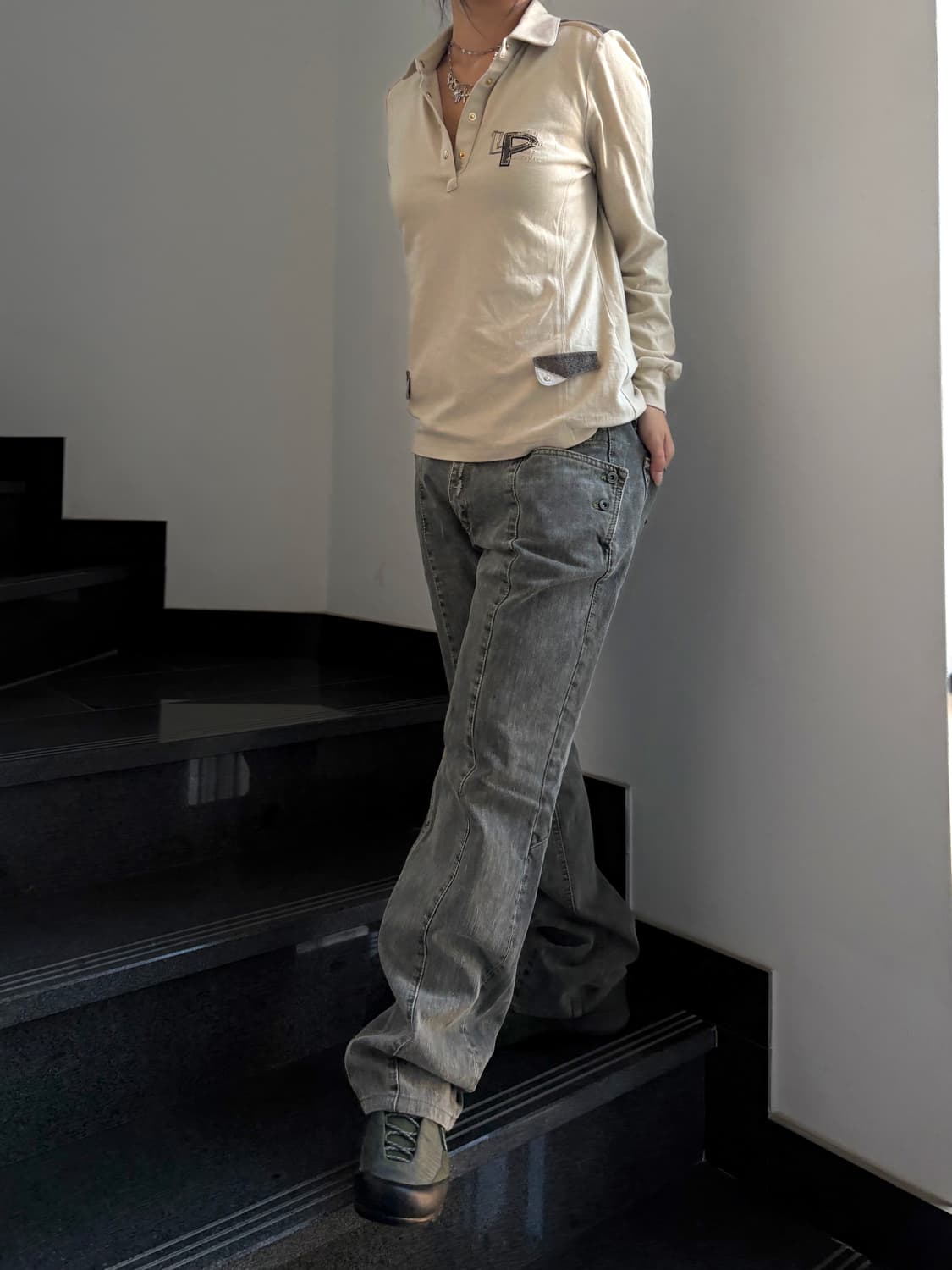 헤링본 버튼 긴팔 카라티 상품이미지2