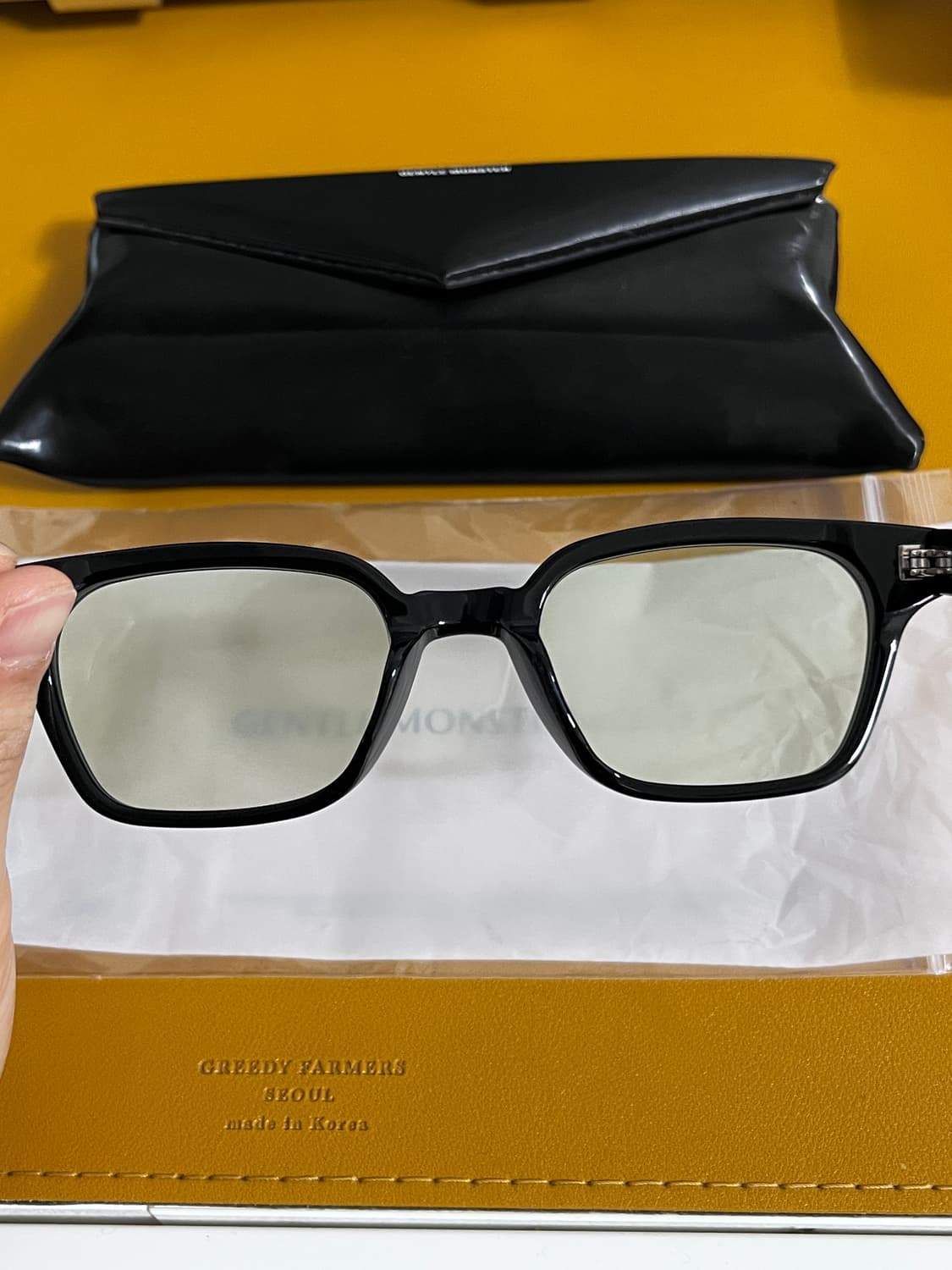 젠틀몬스터 르로이 변색렌즈 제품 싸게 팝니다. 상품이미지6