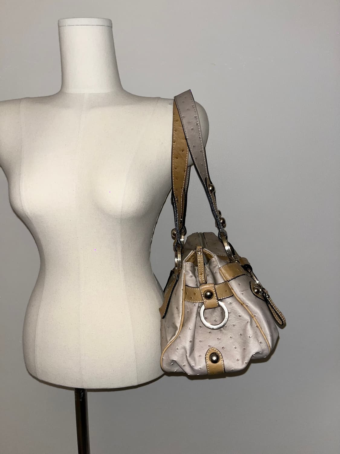 Guess y2k vintage shoulder bag 상품이미지4