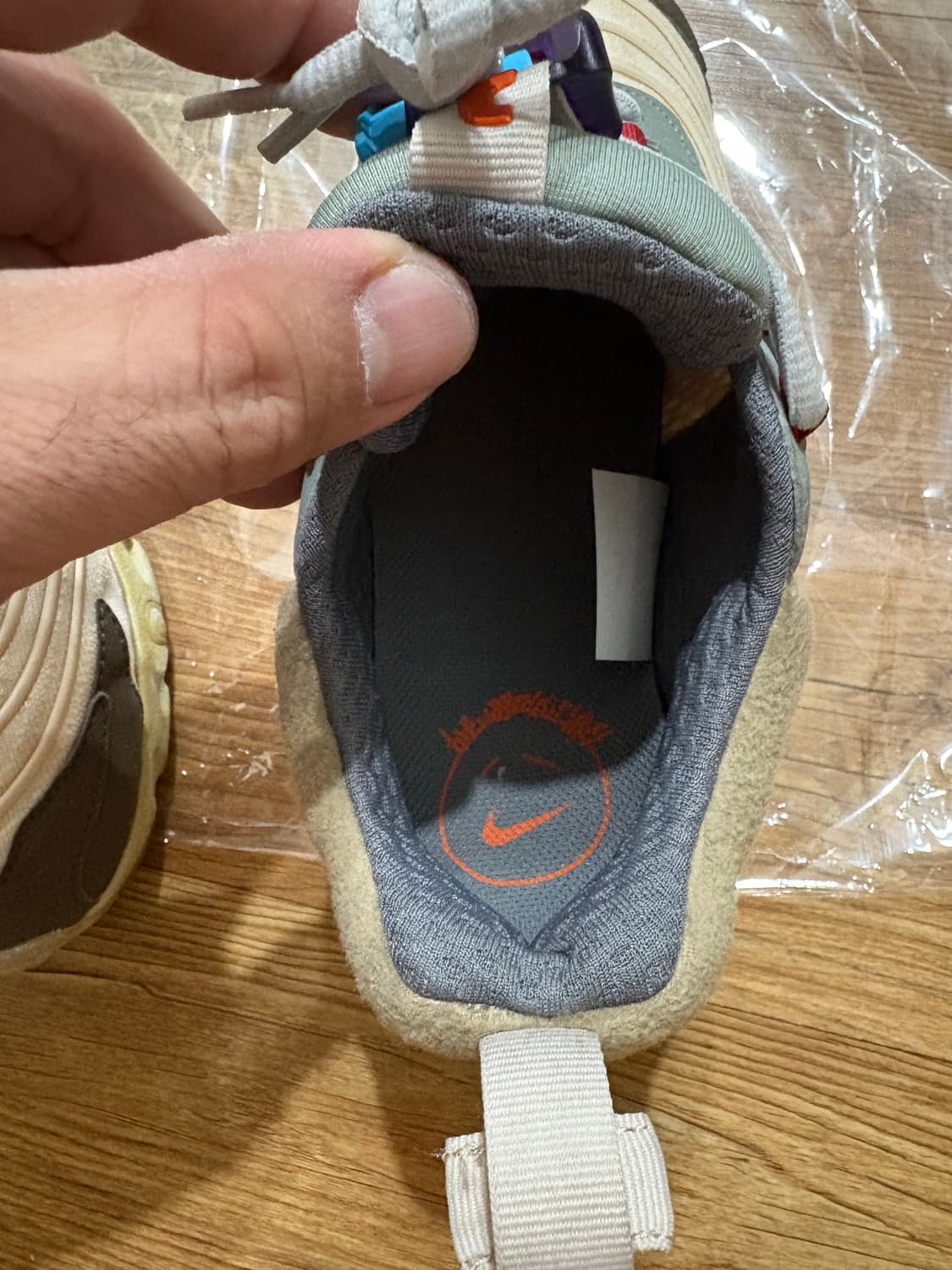 나이키 x 트래비스스캇 에어맥스 리액트 캑터스 트레일 240 상품이미지6