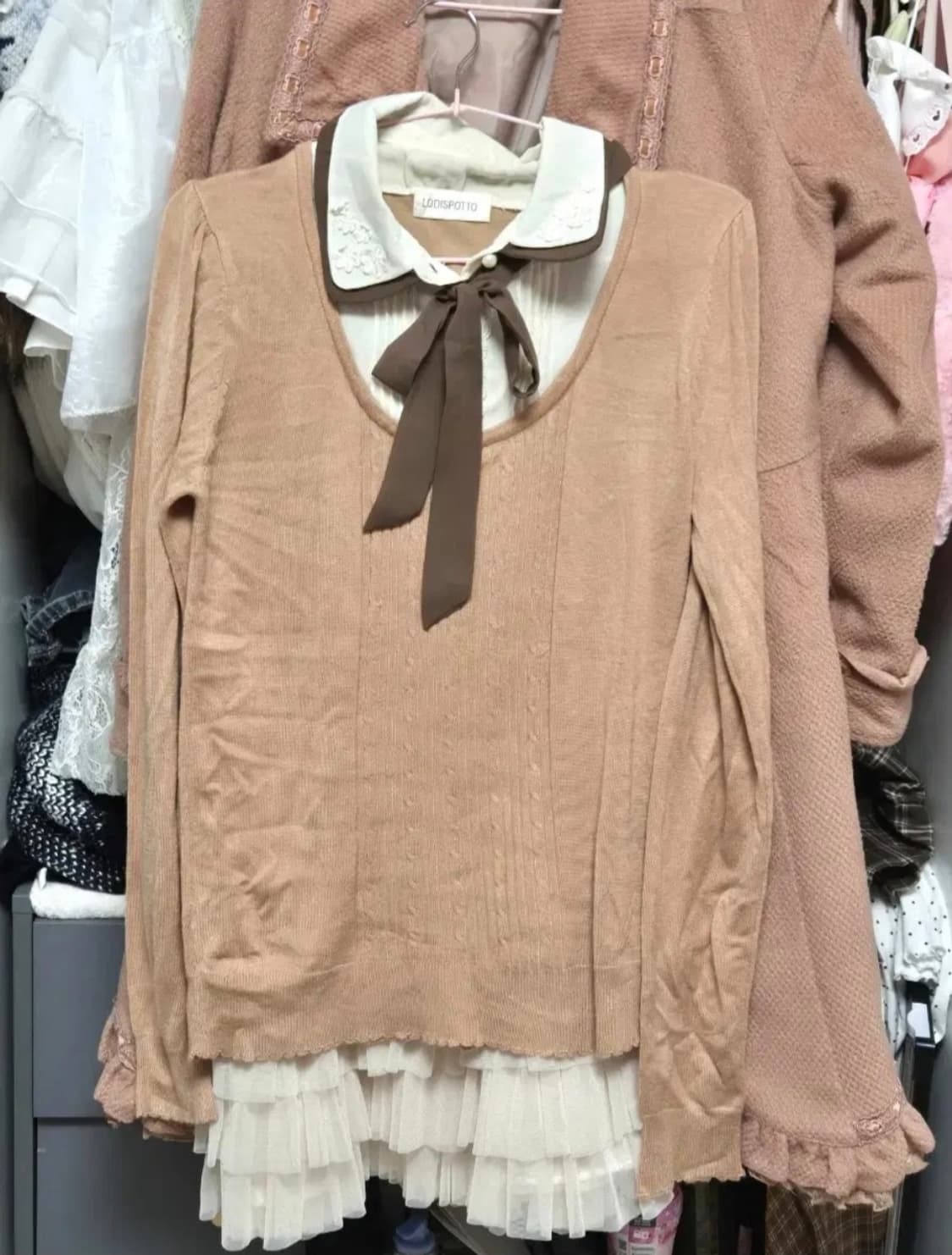 (3세트가)엑시즈팜 엑팜 코트 로디스포토 라떼갸루 탑 일브 체크 스커트 상품이미지3