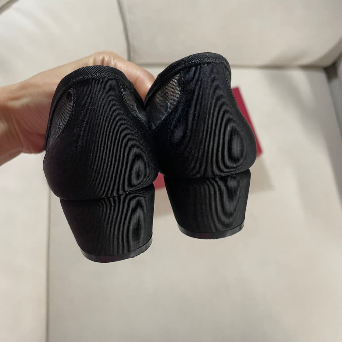 페라가모 바라 도트 펌프스-블랙 상품이미지8