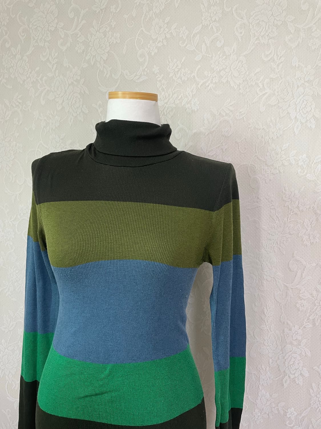 컬러 배색 터틀넥 티 상품이미지2