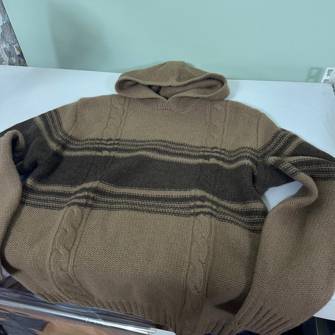 100 게스 베이지 꽈배기 니트후드 상품이미지1