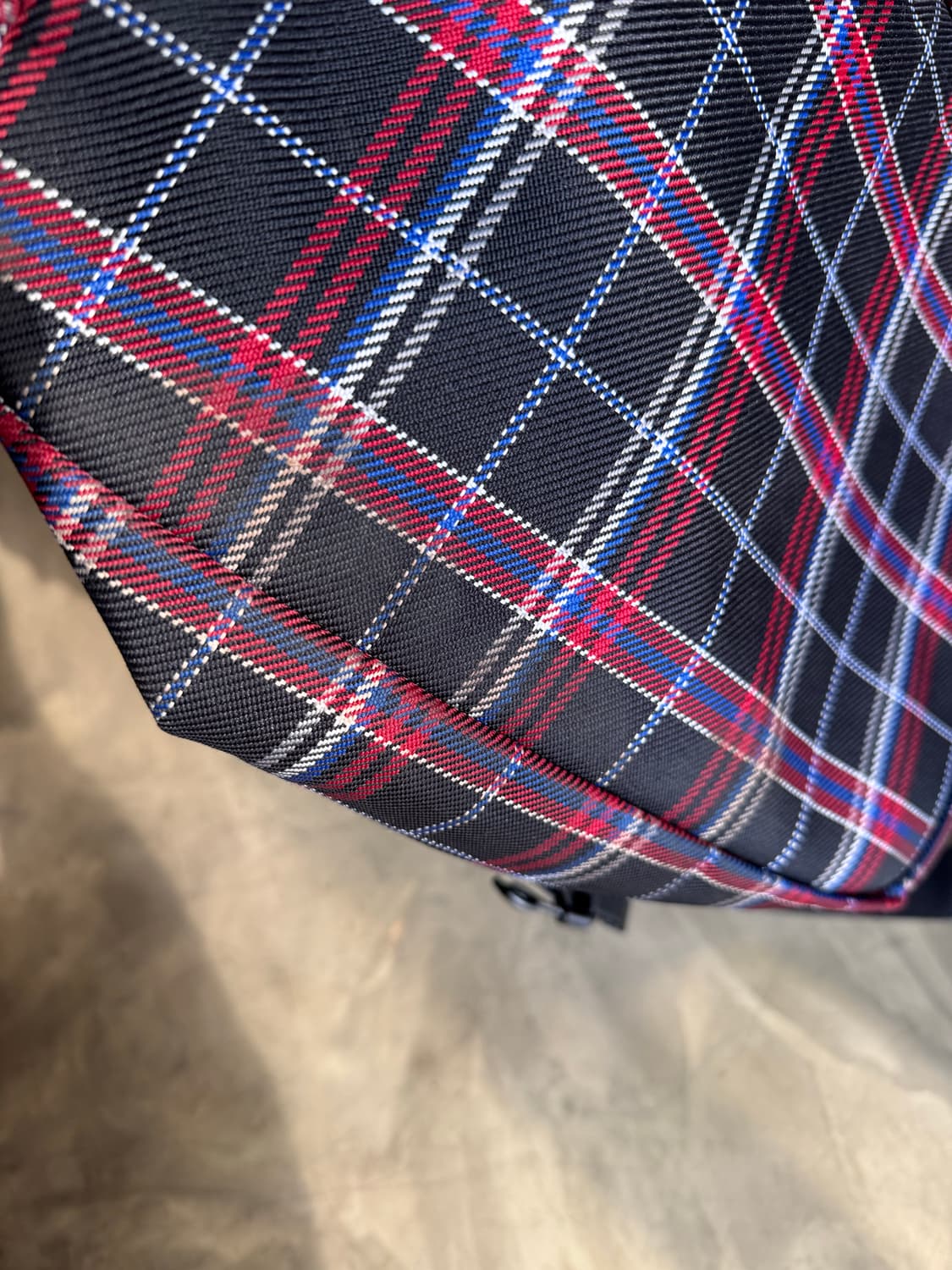 이스트팩 네온 체크 메신저백 크로스백  상품이미지10